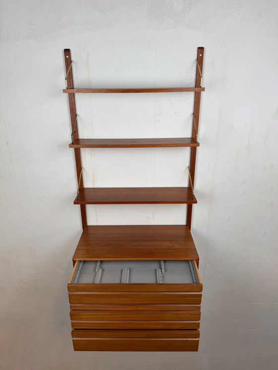 Image 1 of Meuble mural Poul Cadovius Royal System – Élégance en teck danois