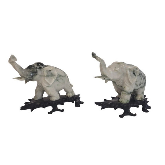 Image 1 of Pair of elephant paperweights, veined marble, 80’s - France