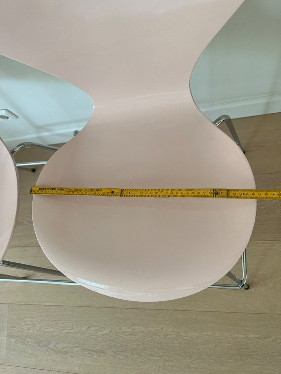 Image 1 of 2 Beautiful Design Icon Fritz Hansen barstools "SERIES 7", limited edition Cherry blossom