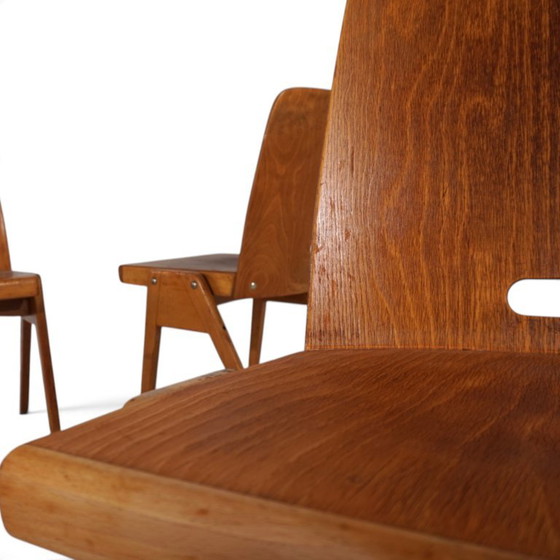 Set aus 4 Bauhaus-inspirierten Esszimmerstühlen, stapelbar, 1950 – Holz (photo 15 of 19)