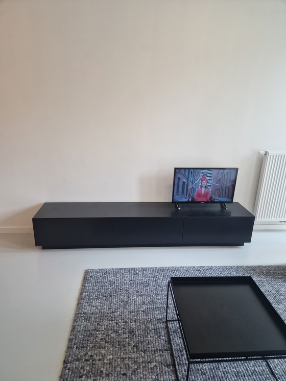 Image 1 of Maßgeschneiderte TV-Möbel