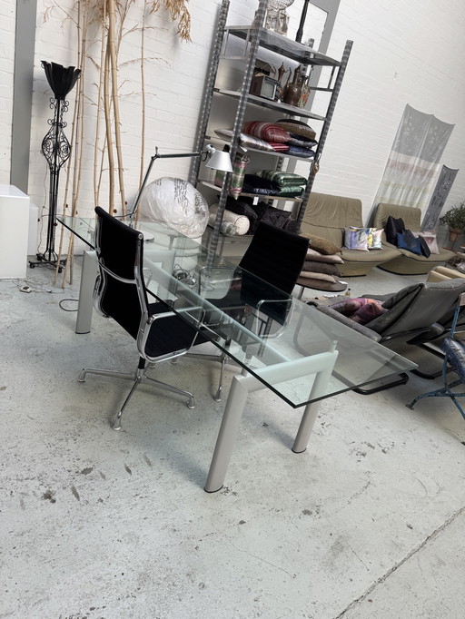 Corbusier LC6 + 2x Eames Vitra Miller EA119 + Artemide Tolomeo