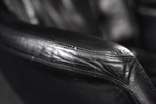 Poltrona girevole vintage in pelle nera, stile scandinavo moderno di metà secolo, anni '70