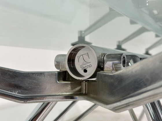 Tecno Nomos — design Sir Norman Foster, 1986 – Dining tables, Glass, Metal (photo 5 of 11)
