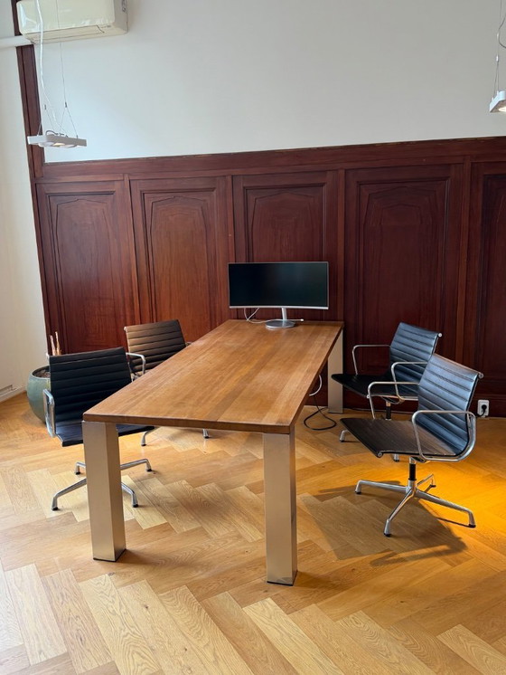 Image 1 of 4 X Leren Vitra stoelen EA108, donkerbruin leer