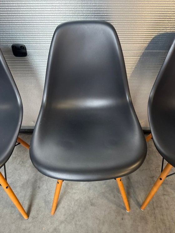 Image 1 of 4x Vitra DSW Stuhl schwarz