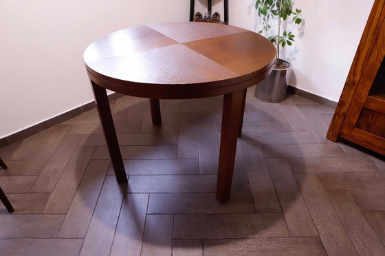 Image 1 of Table de salle à manger ronde des années 1960 avec plateau plaqué