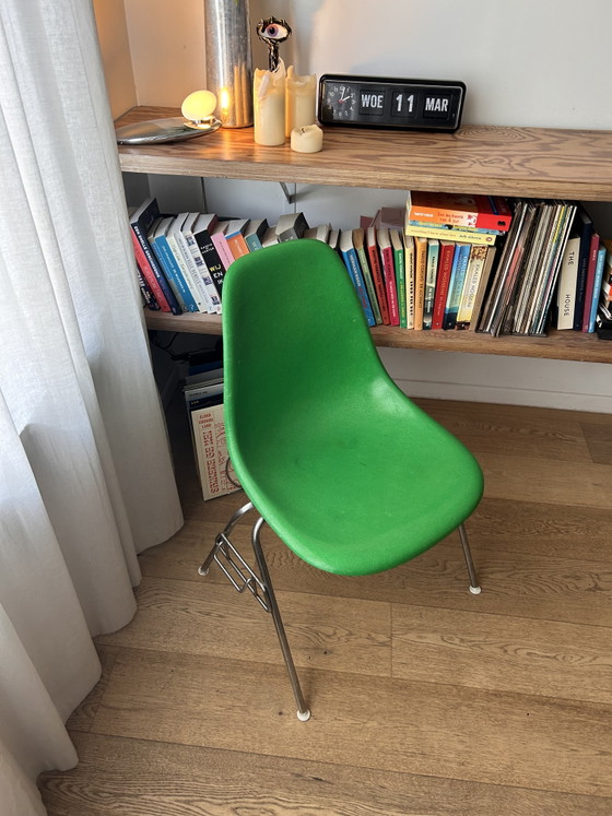 Image 1 of Set van 3 originele jaren 60 Fiberglass DSS Eames chairs