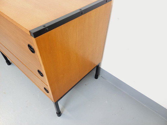 Image 1 of Groot laag vintage modernistisch ARP Minvielle dressoir van Guariche Mortier Motte in essenhout en zwart metaal uit de jaren 60