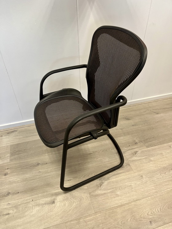 Image 1 of Chaises Herman Miller Aeron à pieds traîneaux, lot de 6