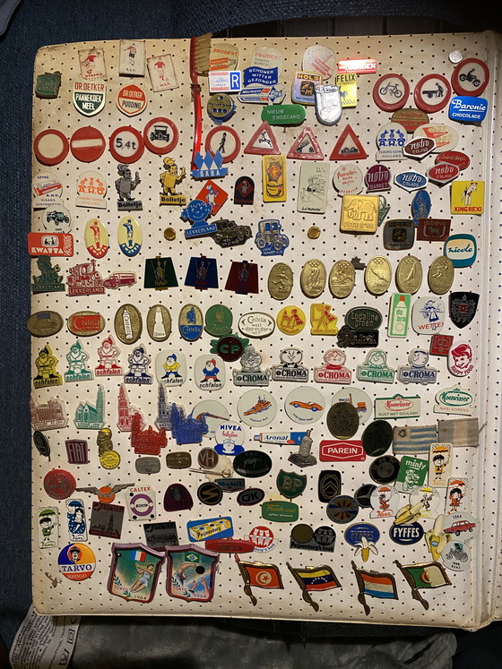 Image 1 of Vintage verzameling speldjes album