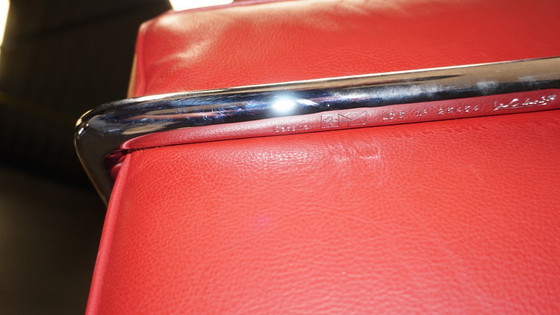 Image 1 of Cassina LC3 Grand Confort Poltrone Modello Grand | Rood Leer