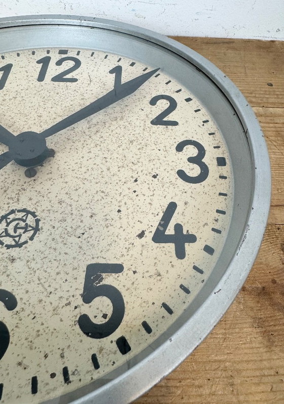 Image 1 of Grijze industriële fabriekswandklok van Chronotechna, jaren 50