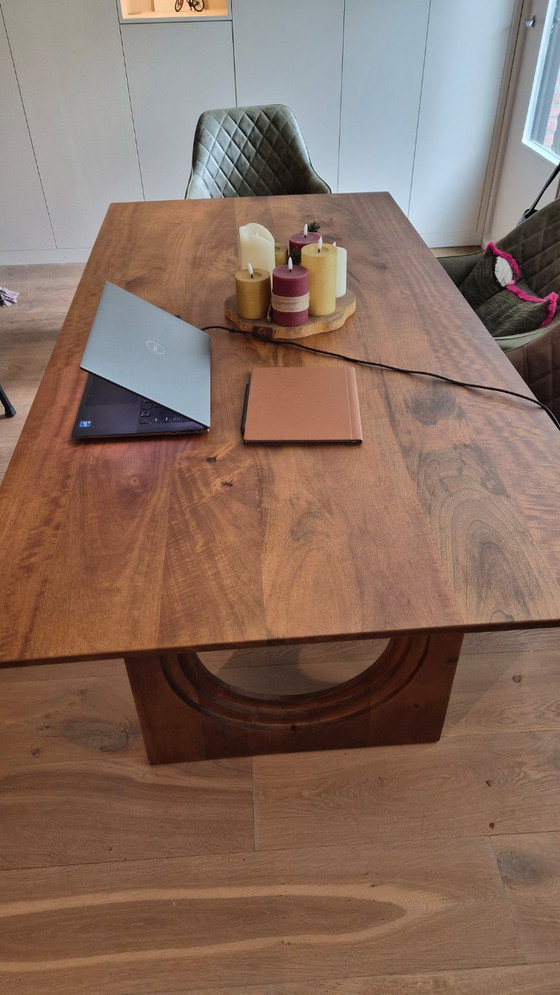 Esstisch aus Mangoholz mit abgerundeter Vorderkante und abgeschrägter Kante, Bogenform, 180 x 90 cm - (photo 4 of 7)