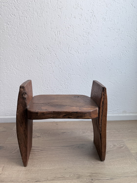 Image 1 of Vintage Brutalistische Sculpturale Kruk / Stoel – Massief Eiken (Wabi-Sabi, Jaren 70)