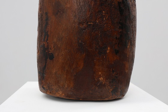 Image 1 of Zeldzame rustieke vaas in wabi sabi-stijl van massief hout, Frankrijk 1800