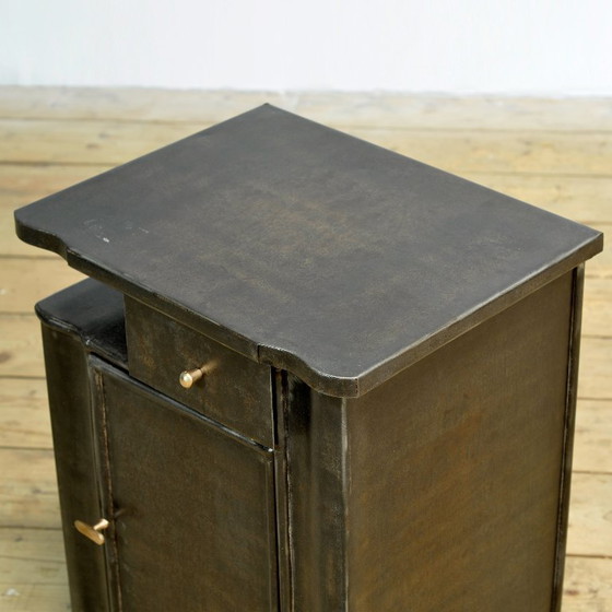 Table de chevet en fer, vers 1930 – Tables de nuit, Iron, Metal (photo 5 of 10)