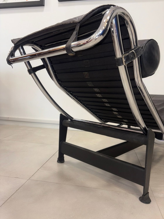 Chaise longue LC4 di Le Corbusier per Cassina, anni '90 – Pelle (photo 6 of 15)