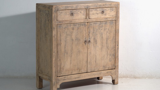 Buffet ancien en pin avec deux tiroirs et deux portes – Chine, vers 1930 – Vaisseliers (photo 3 of 40)