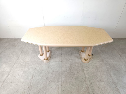 Table de salle à manger vintage laquée beige