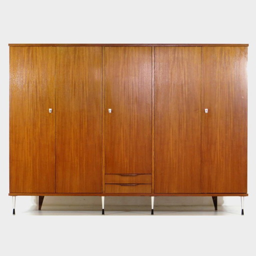 Grote vintage 5-deurs teak kledingkast Italiaanse stijl jaren 60