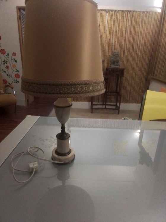 Table lamp with marble base and golden shade, Metal, Creme, Klassiek (photo 4 of 5)