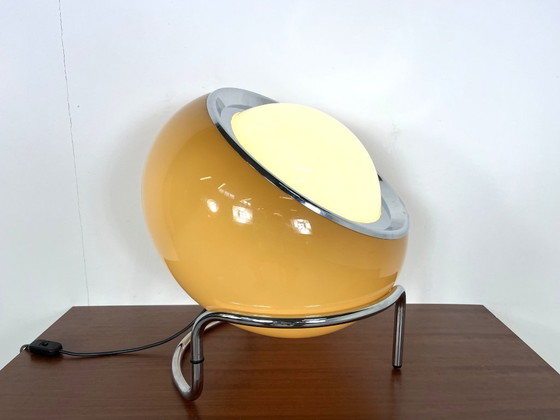 Rare Guzzini CLan Floor light by Harvey Guzzini, 70s – Iron, Plastic (photo 2 of 9)