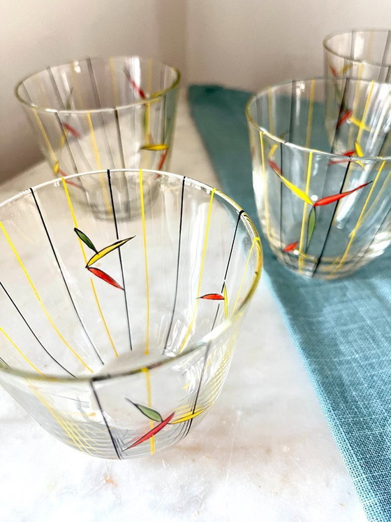 Image 1 of Set vintage di 6 bicchieri dipinti a mano di metà secolo - Articoli da bar anni '50 con design giallo e nero