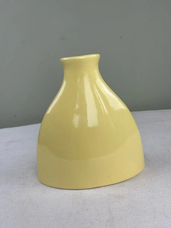 Vase vintage en céramique jaune – Porcelain, Ceramic, Scandinavian (photo 7 of 10)