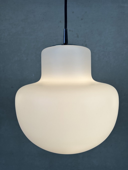 Suspension vintage 'champignon' en opaline - Peill & Putzler