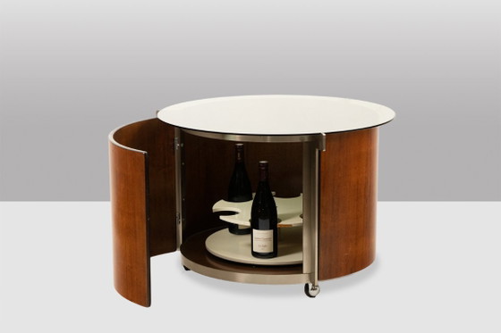 Image 1 of Eugenio Gerli, voor Tecno. Ronde salontafel met geïntegreerde bar. Circa 1960.
