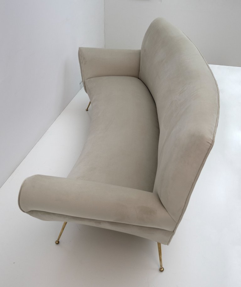 Divano curvo in velluto italiano Gigi Radice Mid-Century Modern