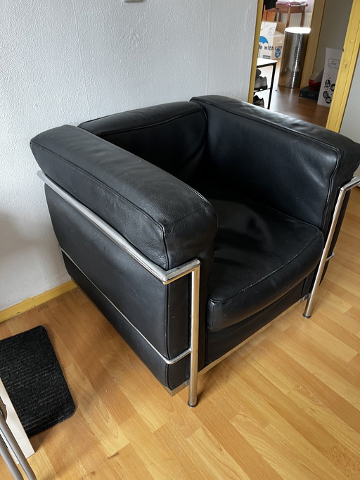 Replica LC2 zwart leren fauteuil 