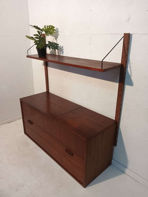 Bijzonder Vintage Design Wandmeubel (Gebruikt voor Audio)