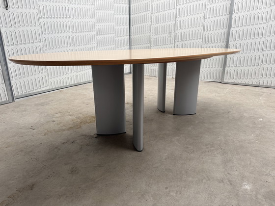 Image 1 of Table à conception multiple Arco