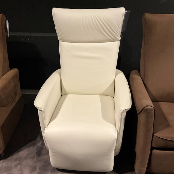 Image 1 of Fitform Wellness 610 recliner