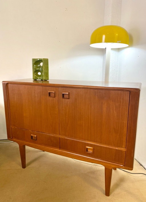 Petit meuble Scandinave en teck vers 1970