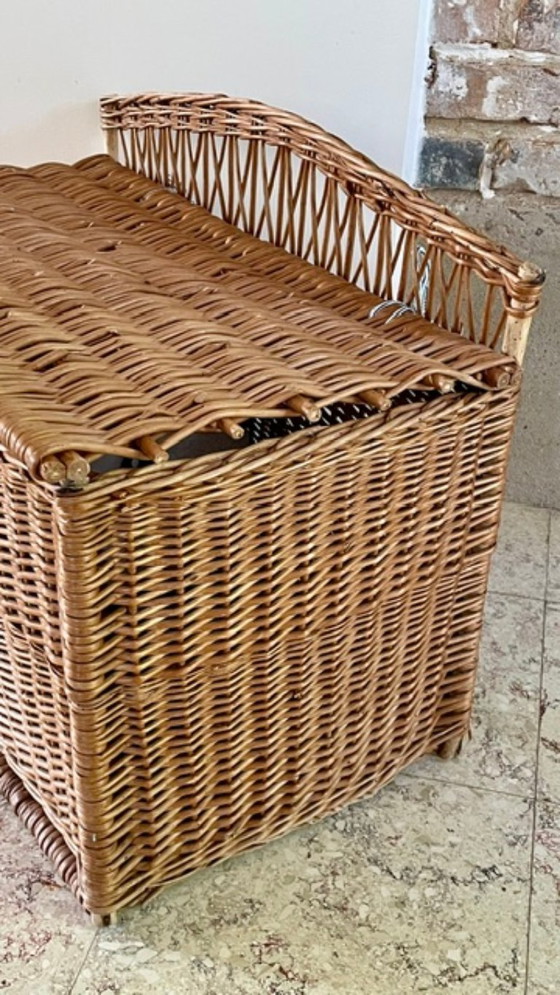 Handgemaakte, gesigneerde vintage aardewerk vaas – Ladekasten, Rattan (photo 12 of 37)