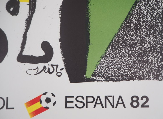 Joan Miró: Copa del Mundo, Surrealist Figure, Original Signed Lithograph – Posters, Paper (photo 9 of 9)