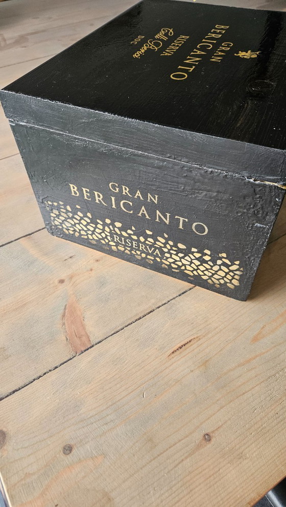 Image 1 of Exclusive Handmade Artequi Humidor - Cedarwood & Epoxy - Incl. Ashtray