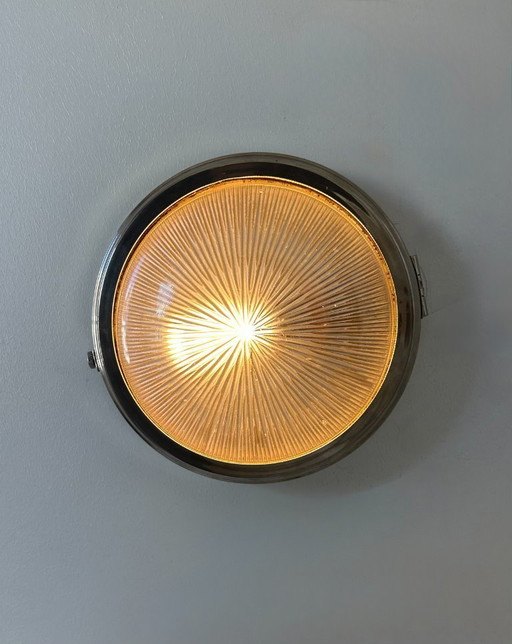 Lampada da parete vintage in metallo cromato e vetro olofane, Francia 1930