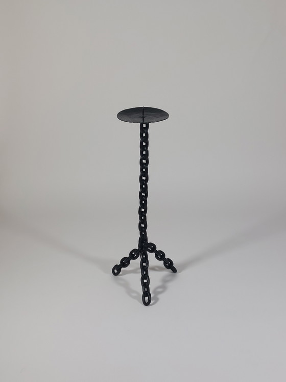 Candelabro da terra in stile brutalista con catena nera vintage. – Portacandele, Metal (photo 8 of 8)