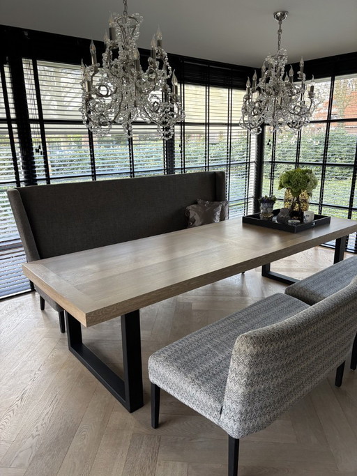 Luxury dining table - 300cm x 100cm - 10+ people