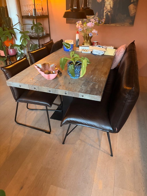 Jess Design Eetkamerstoelen en Bank