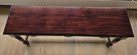 Image 1 of Engelse mahonie sidetable met 3 laden