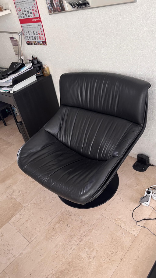 Artifort F522 draaifauteuil
