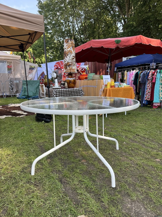 Image 1 of Retro Vintage round outdoor table