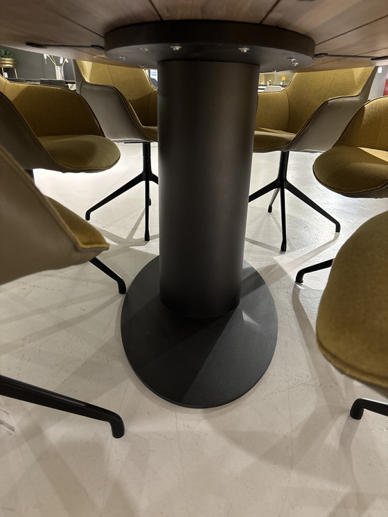 Image 1 of Eetkamertafel Ovaal Noten Noest