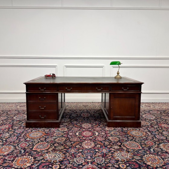 Scrivania da partner classica inglese molto grande – Scrivanie, Leather, Wood (photo 2 of 19)
