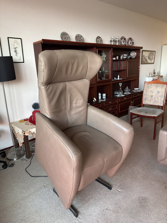 Image 1 of Fauteuil releveur et banc assorti